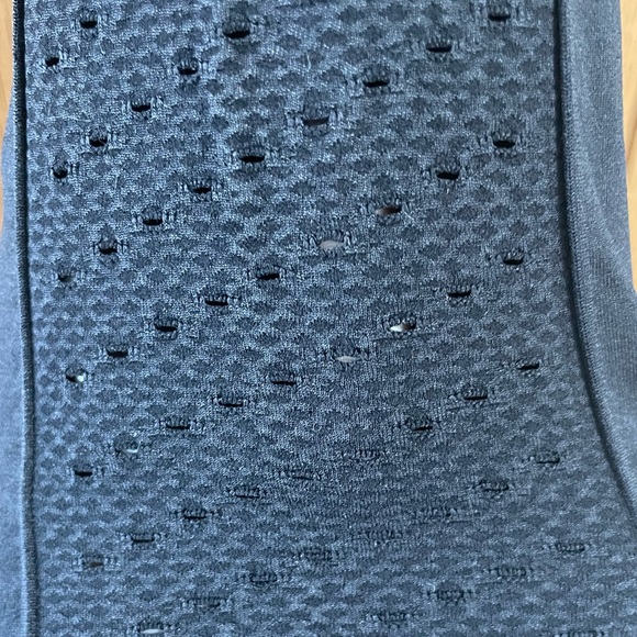 Fabletics SYNC HIGH-WAISTED PERFORATED 7/8 leggings, NWT - Picture 3 of 6